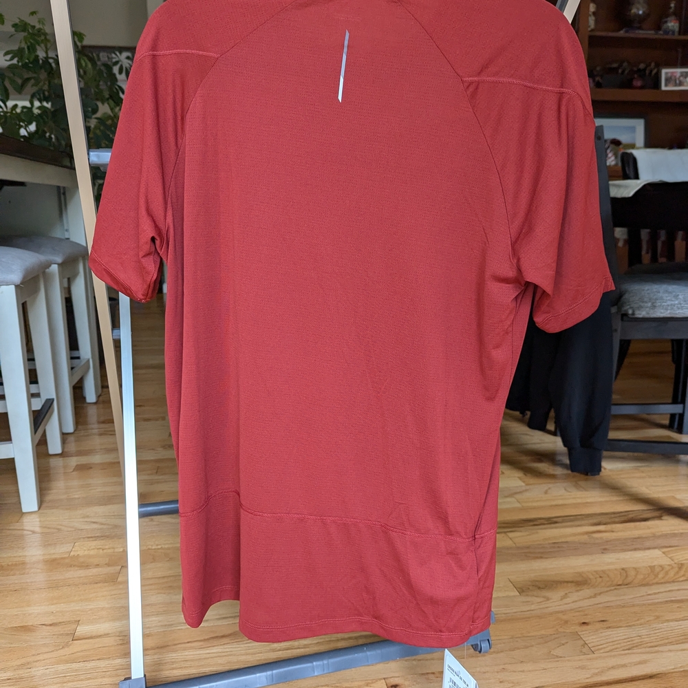 Red Cross Run SS Tee - Picture 3 of 4